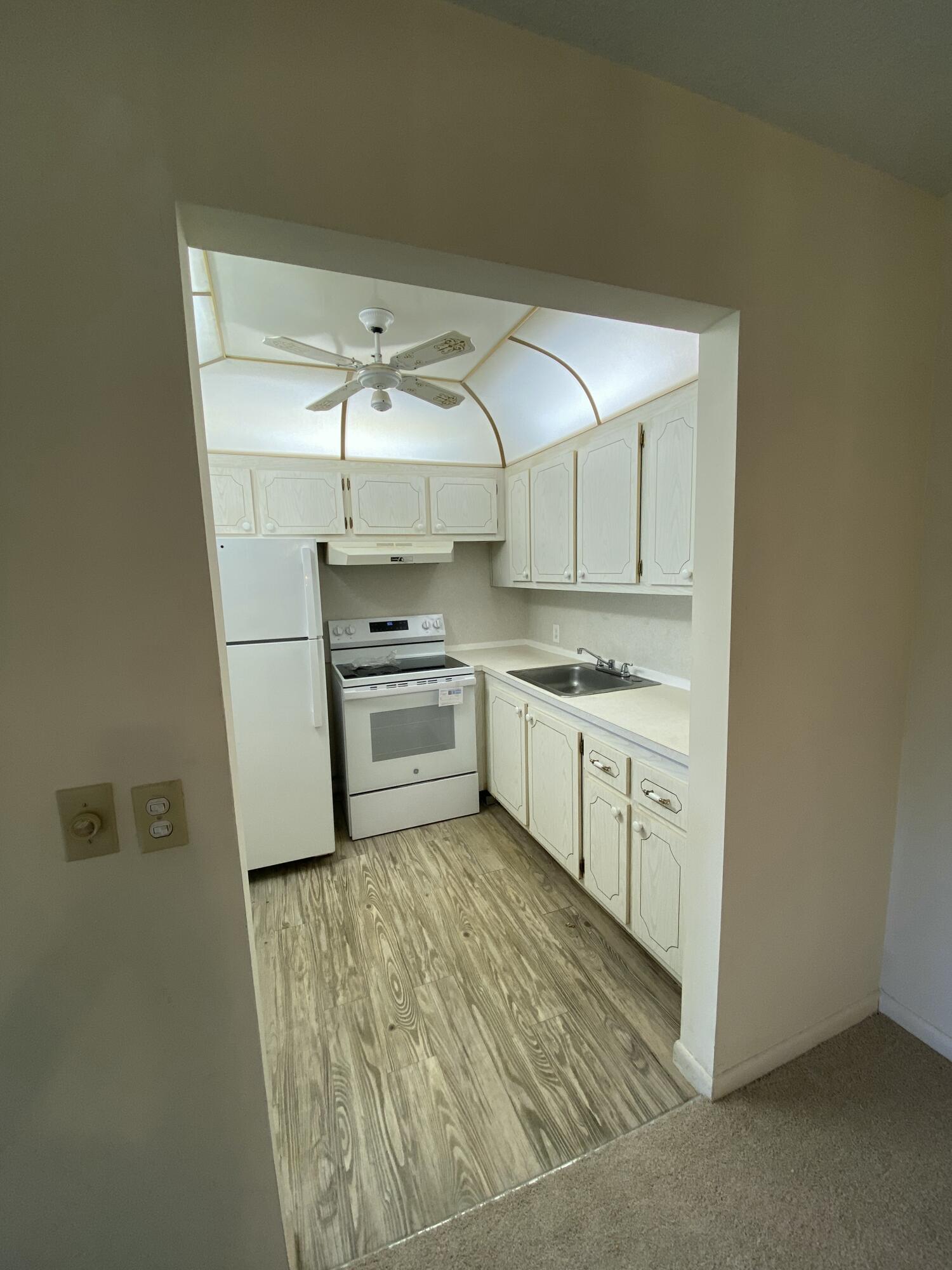 429 Fanshaw North, Unit K Boca Raton, FL 33434 - Photo 10 of 23 IMG_5767
