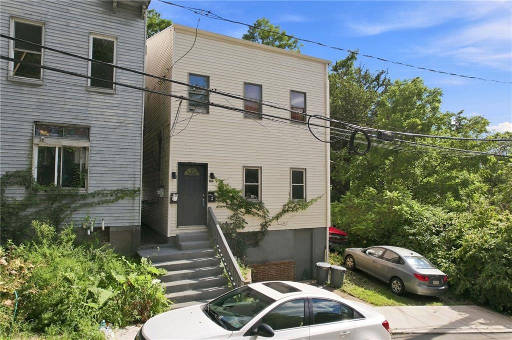 Welcome to 104 Solar St!