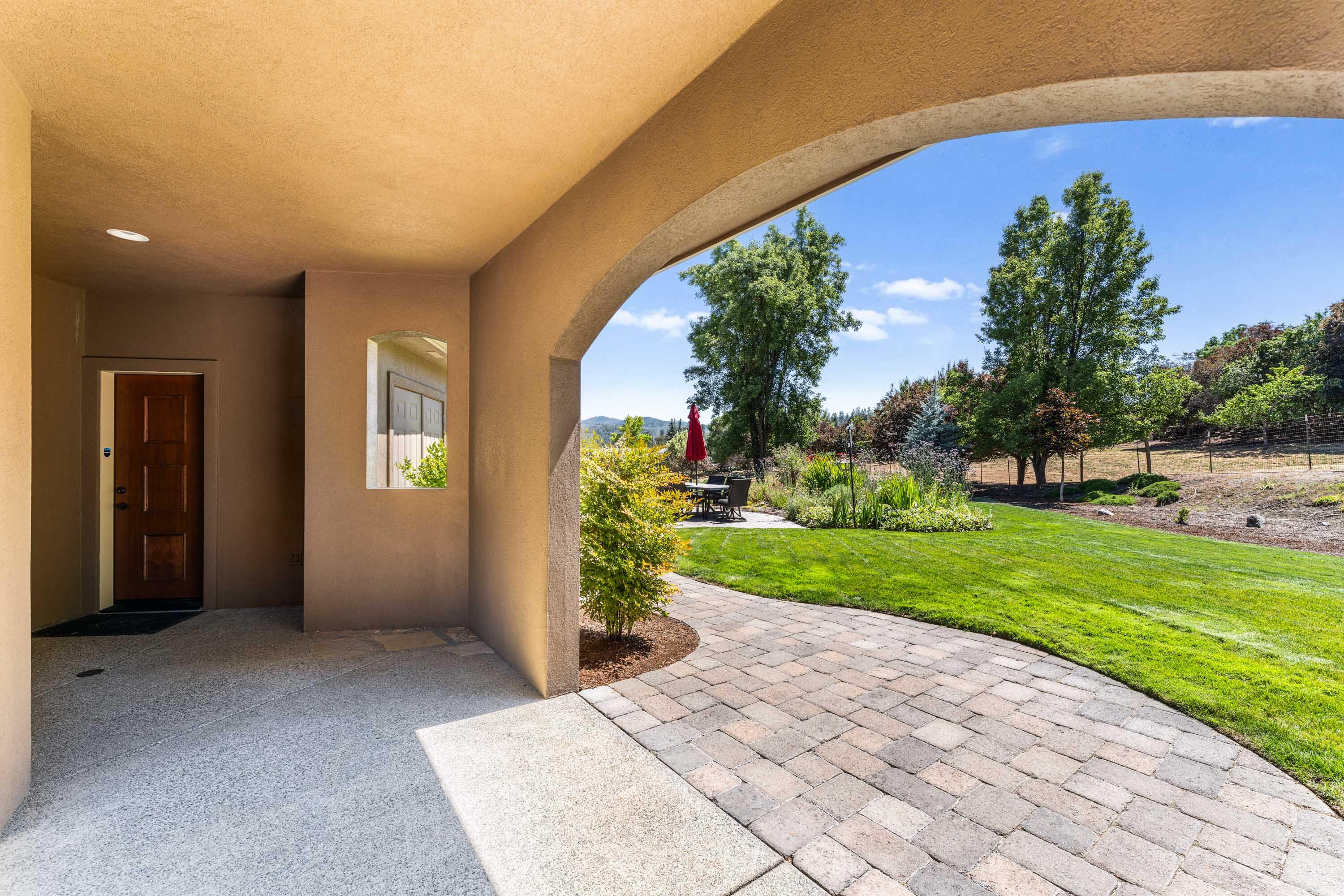 3944 Jonathan Way Central Point, OR 97502 - Photo 36 of 50 EXT (6 of 11)