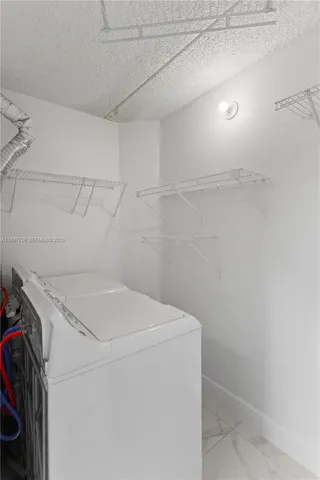 $2,300 | 6065 Northwest 186th Street, Unit 306, Hialeah, FL 33015