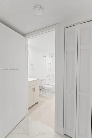 $2,300 | 6065 Northwest 186th Street, Unit 306, Hialeah, FL 33015