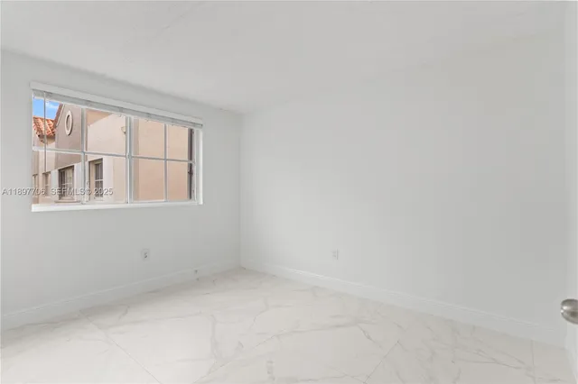 $2,300 | 6065 Northwest 186th Street, Unit 306, Hialeah, FL 33015