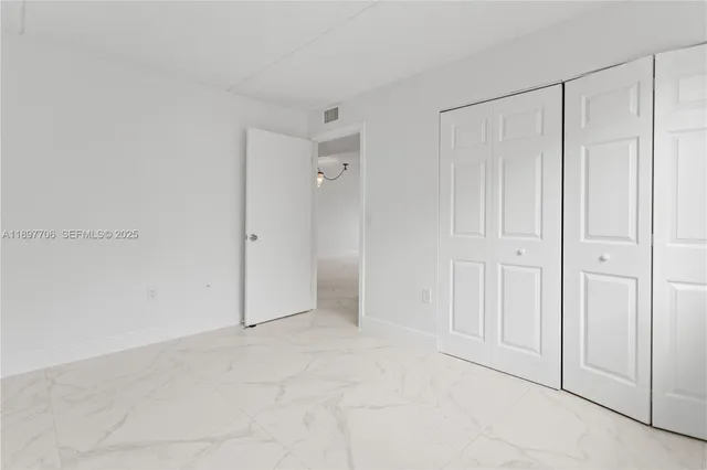 $2,300 | 6065 Northwest 186th Street, Unit 306, Hialeah, FL 33015