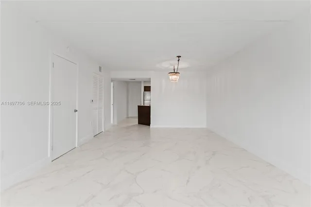 $2,300 | 6065 Northwest 186th Street, Unit 306, Hialeah, FL 33015