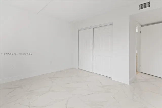 $2,300 | 6065 Northwest 186th Street, Unit 306, Hialeah, FL 33015