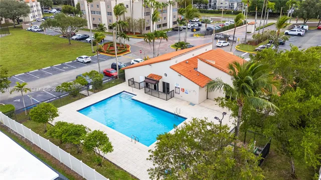 $2,300 | 6065 Northwest 186th Street, Unit 306, Hialeah, FL 33015