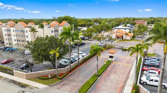$2,300 | 6065 Northwest 186th Street, Unit 306, Hialeah, FL 33015