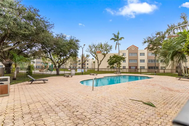 $2,300 | 6065 Northwest 186th Street, Unit 306, Hialeah, FL 33015