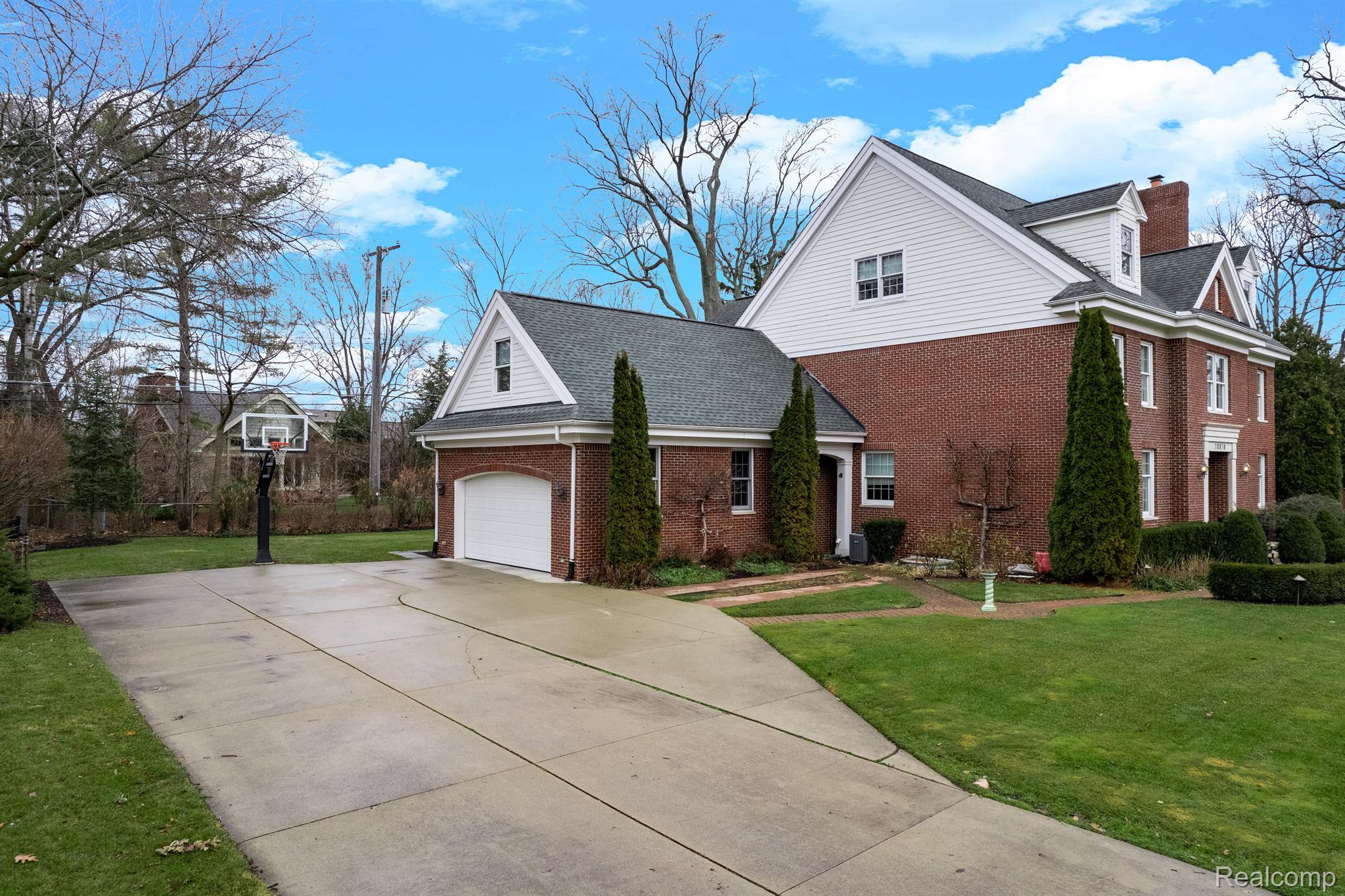 18870 Riverside Drive Franklin, MI 48025 - Photo 4 of 44 Gallery Image 4