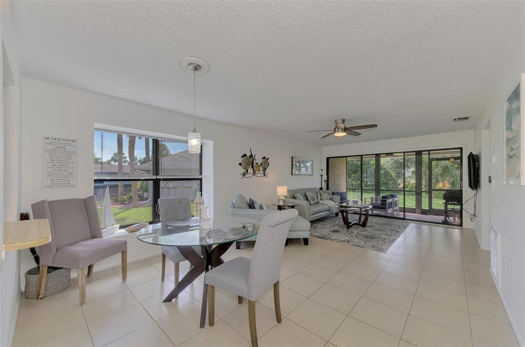 952 North Beneva Road, Unit V23 Sarasota, FL 34232 - Photo 9 of 46 Gallery Image 9