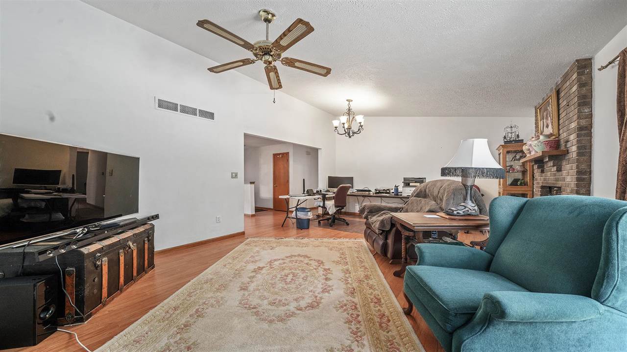 3222 East Mill Road Byron, IL 61010 - Photo 8 of 27 Gallery Image 8