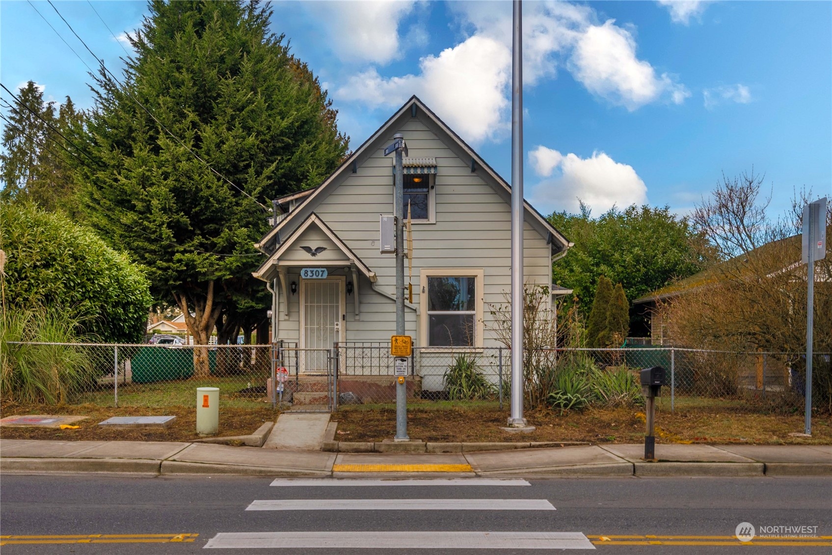 8307 Berkeley Avenue Southwest Lakewood, WA 98498 - Photo 1 of 25