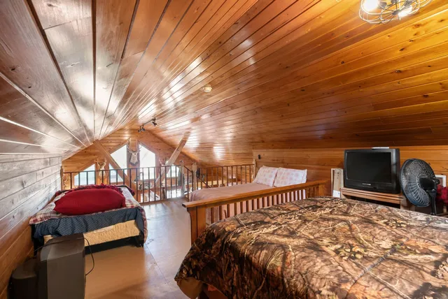 a view of an outdoor space