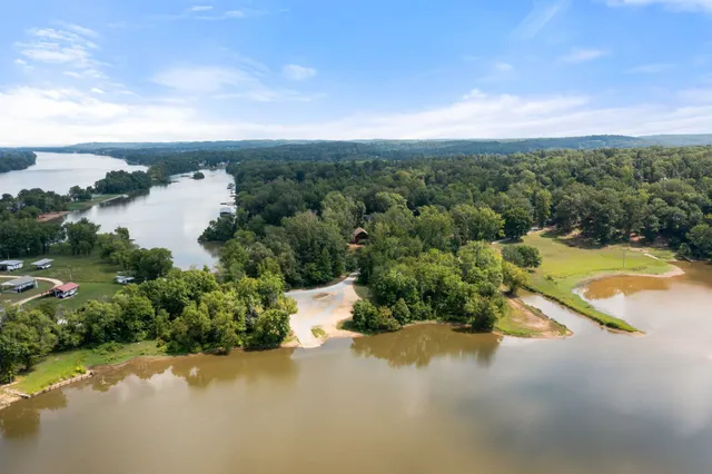 $444,900 | 178 Cottage Circle, Linden, TN 37096