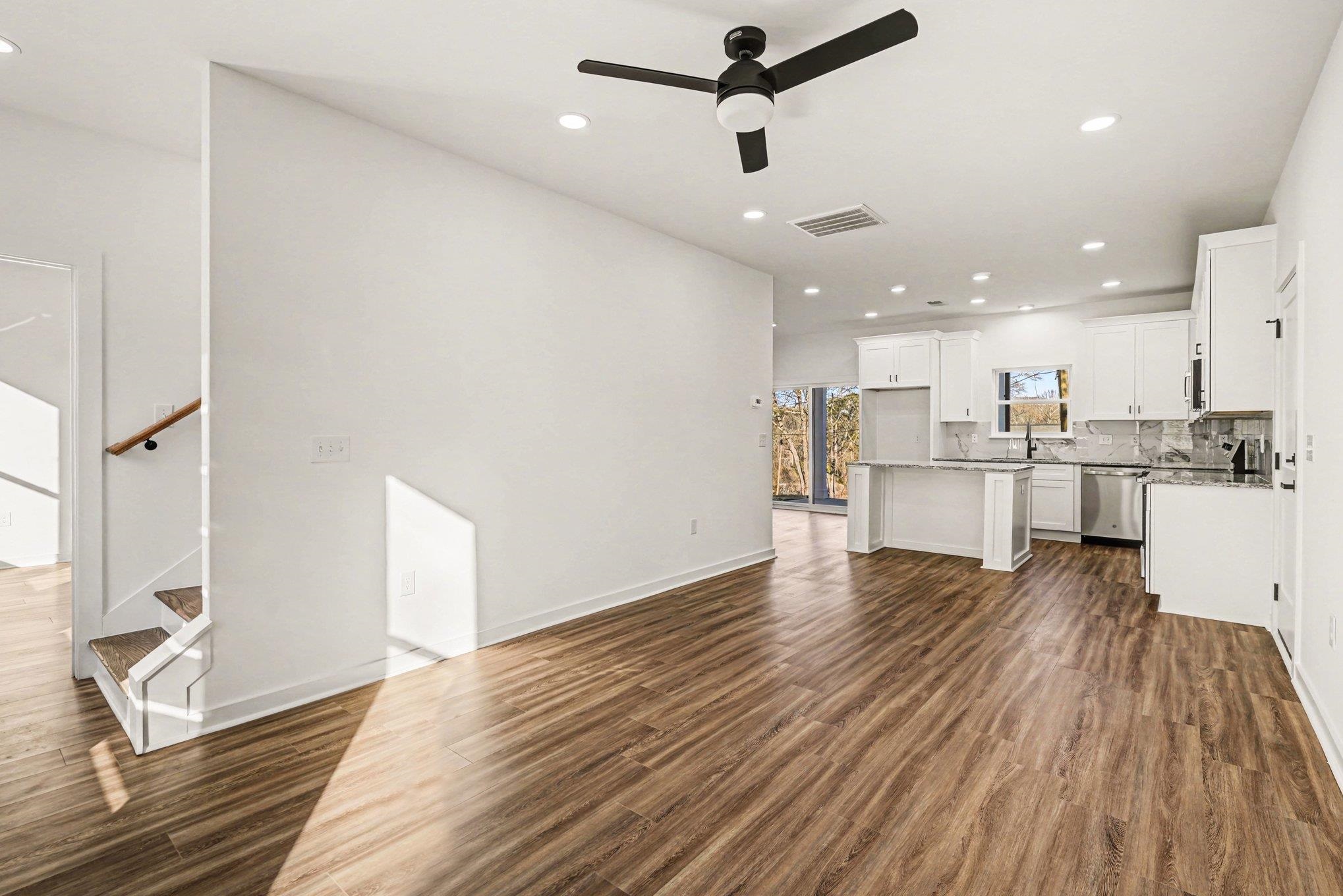 202 Pine Street Easley, SC 29640 - Photo 5 of 29