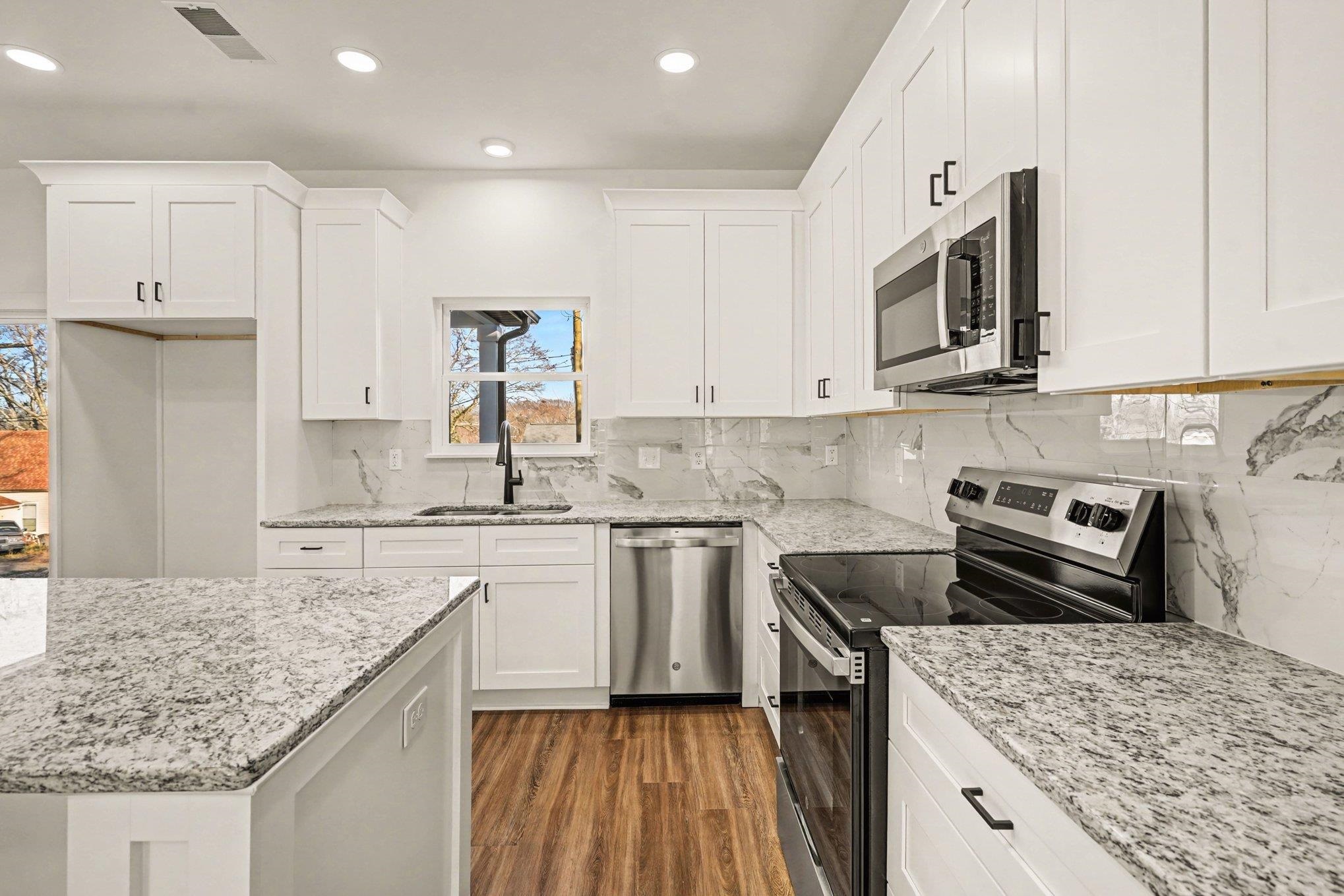 202 Pine Street Easley, SC 29640 - Photo 9 of 29