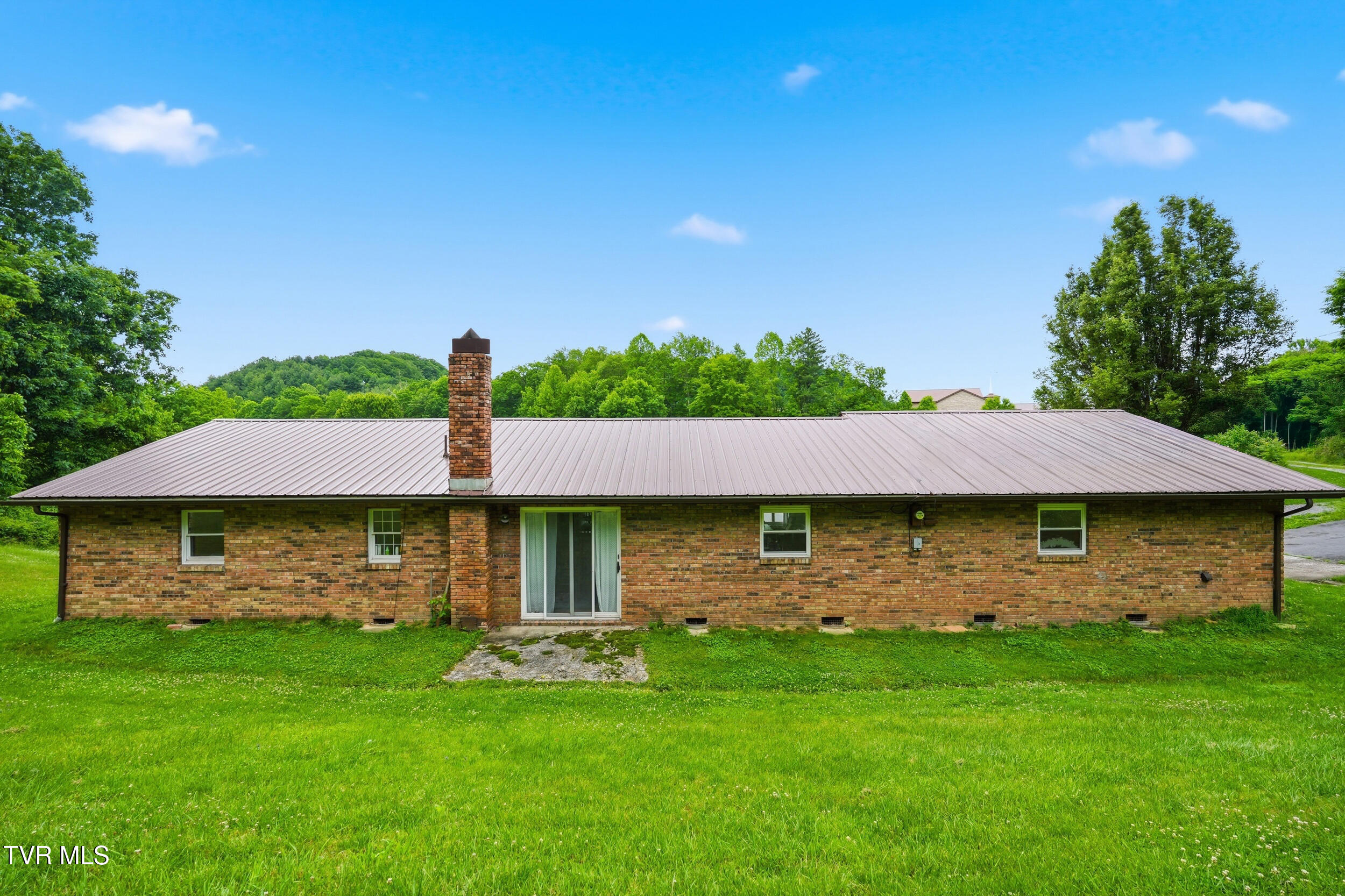 5461 Thackers Branch Road Norton, VA 24273 - Photo 34 of 42 32_5461 thackers branch rd-40