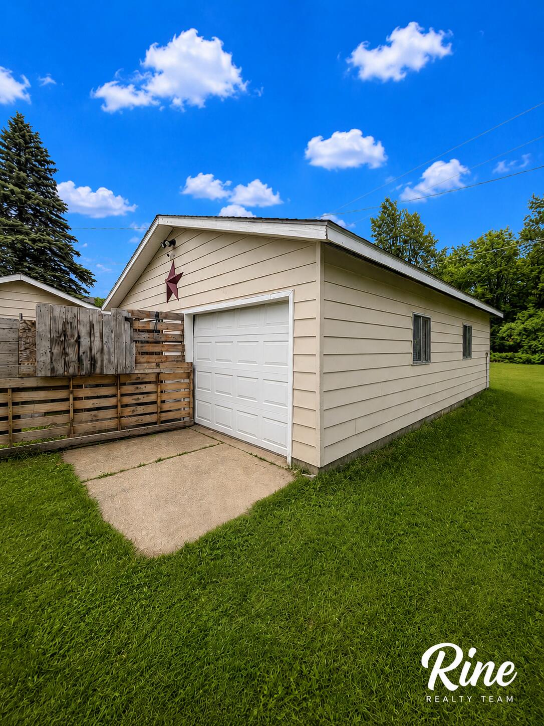 1684 Colwood Road Caro, MI 48723 - Photo 7 of 21 37EB58F2-F590-4840-9B73-9844A181E3AC