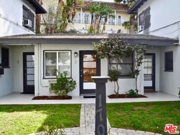 $1,690 | 1700 Griffith Park Boulevard, Unit 1704 1, Los Angeles, CA 90026