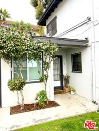 $1,690 | 1700 Griffith Park Boulevard, Unit 1704 1, Los Angeles, CA 90026