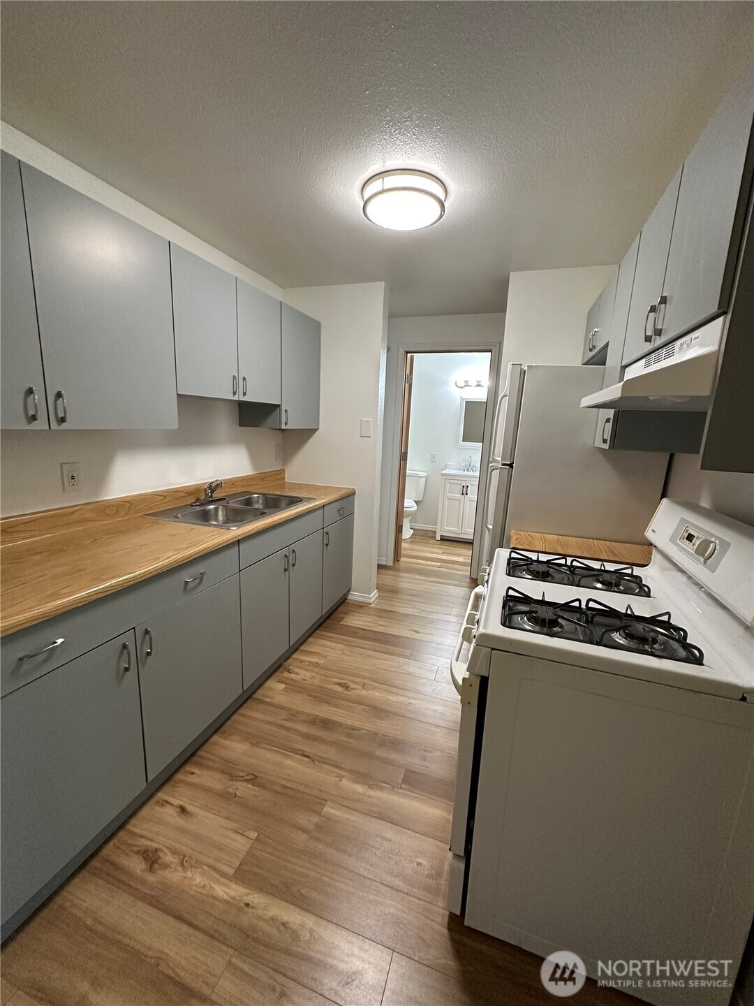 609 Shattuck Avenue South, Unit 7 Renton, WA 98057 - Photo 2 of 18