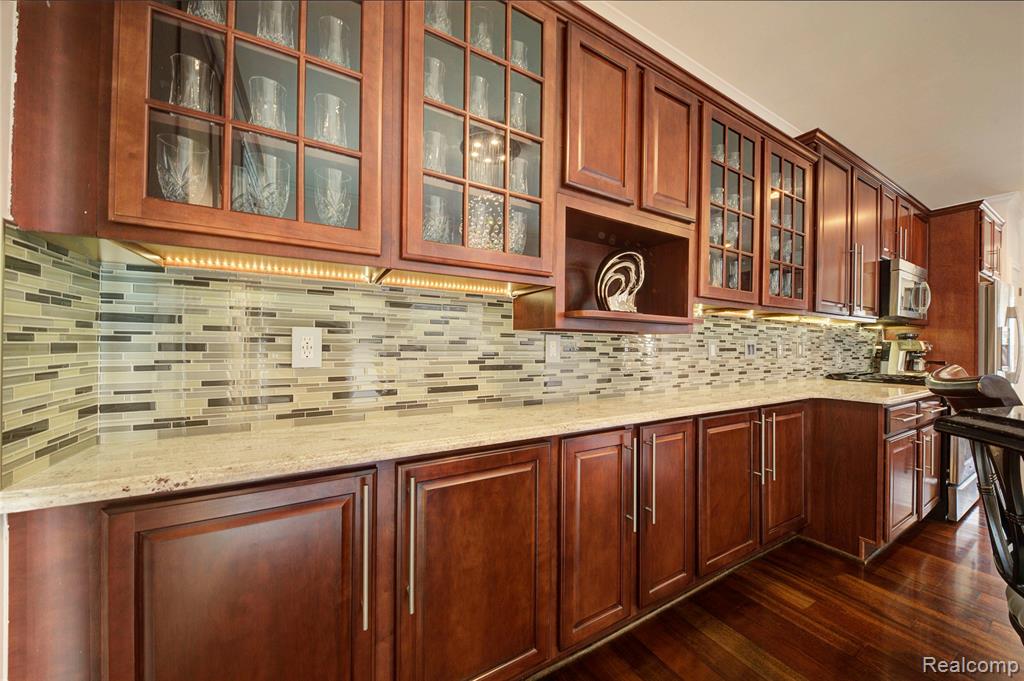 50411 Lansdowne Road Canton, MI 48188 - Photo 17 of 75
