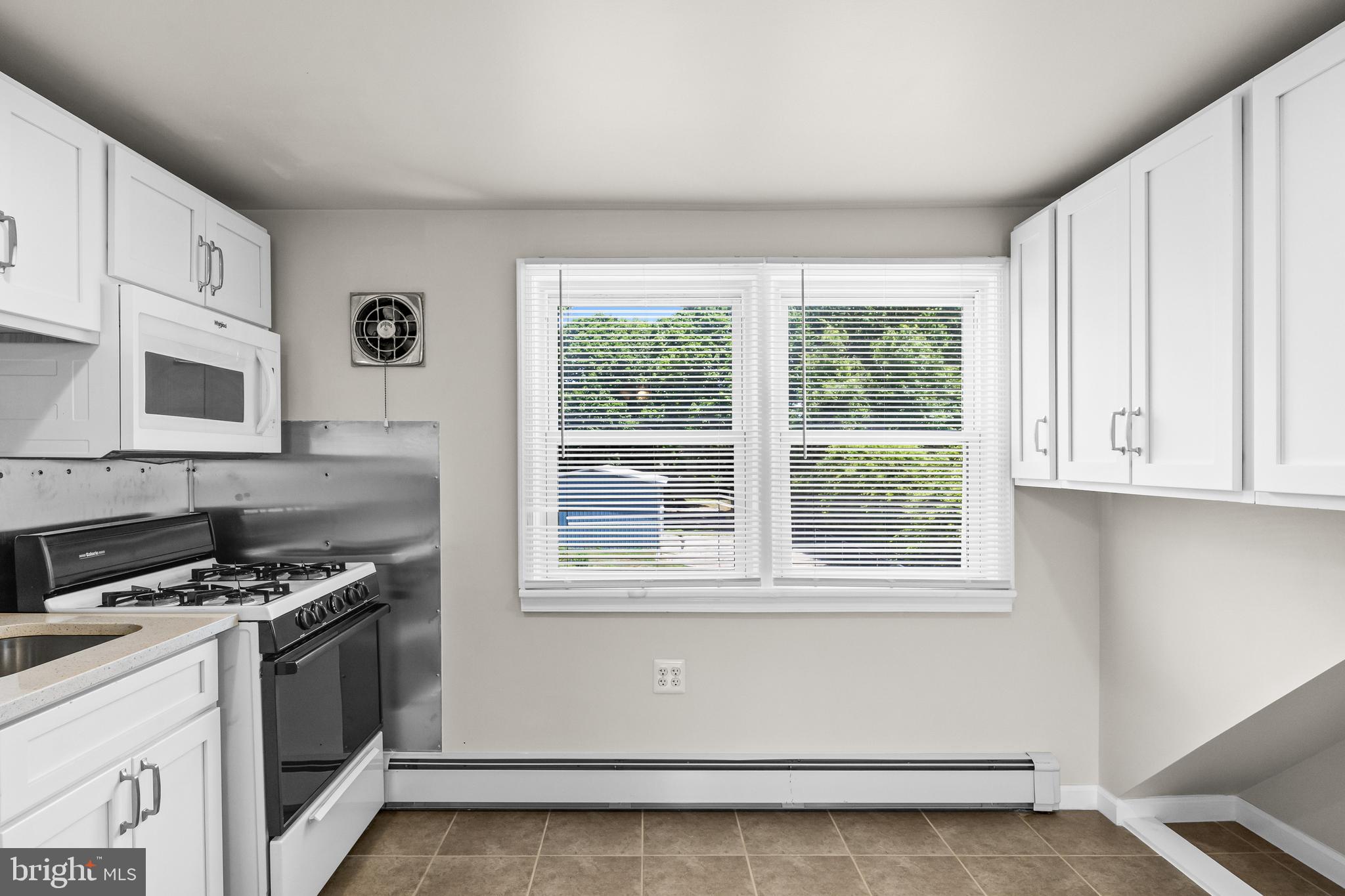 733 North Forklanding Road Maple Shade, NJ 08052 - Photo 10 of 21