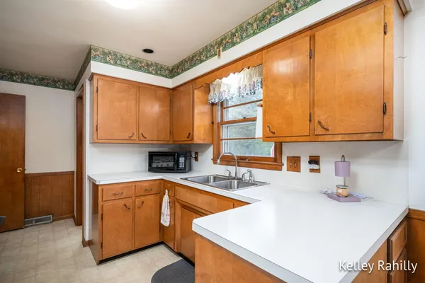 $430,000 | 2762 100th Street Southeast, Caledonia, MI 49316
