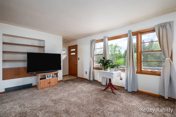 $430,000 | 2762 100th Street Southeast, Caledonia, MI 49316