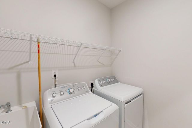 $460,000 | 2728 Hunter Woods Drive, Unit 626, Apex, NC 27502