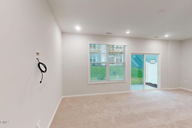 $460,000 | 2728 Hunter Woods Drive, Unit 626, Apex, NC 27502