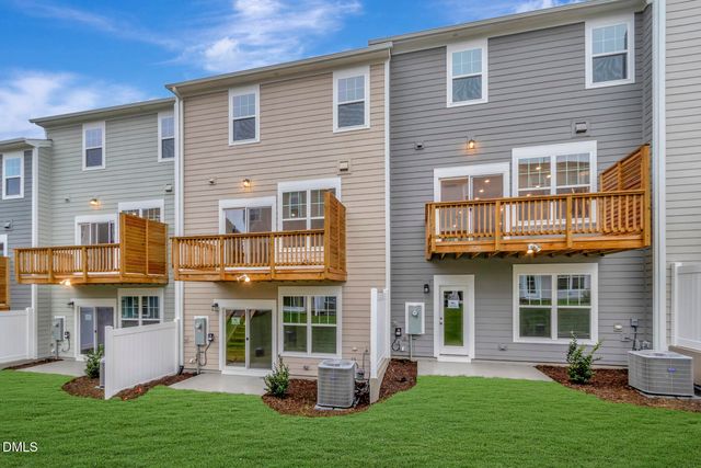 $460,000 | 2728 Hunter Woods Drive, Unit 626, Apex, NC 27502