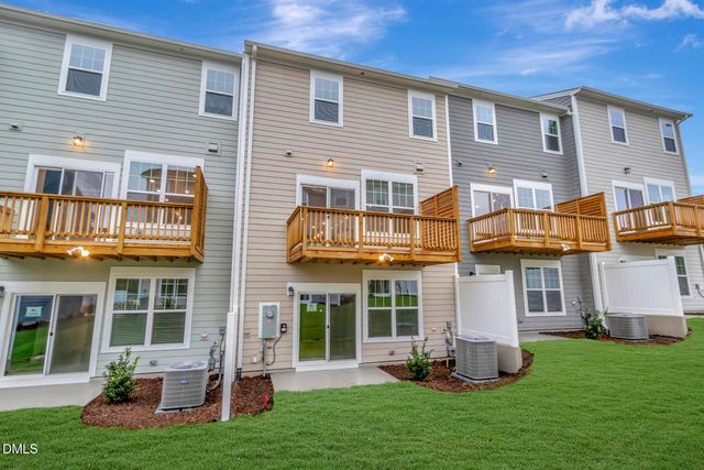 $460,000 | 2728 Hunter Woods Drive, Unit 626, Apex, NC 27502