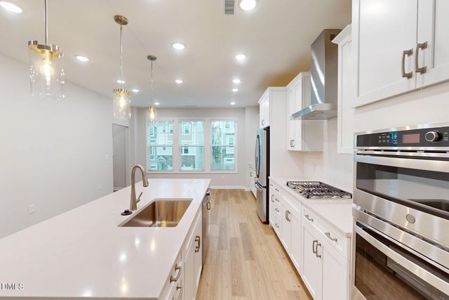 $460,000 | 2728 Hunter Woods Drive, Unit 626, Apex, NC 27502