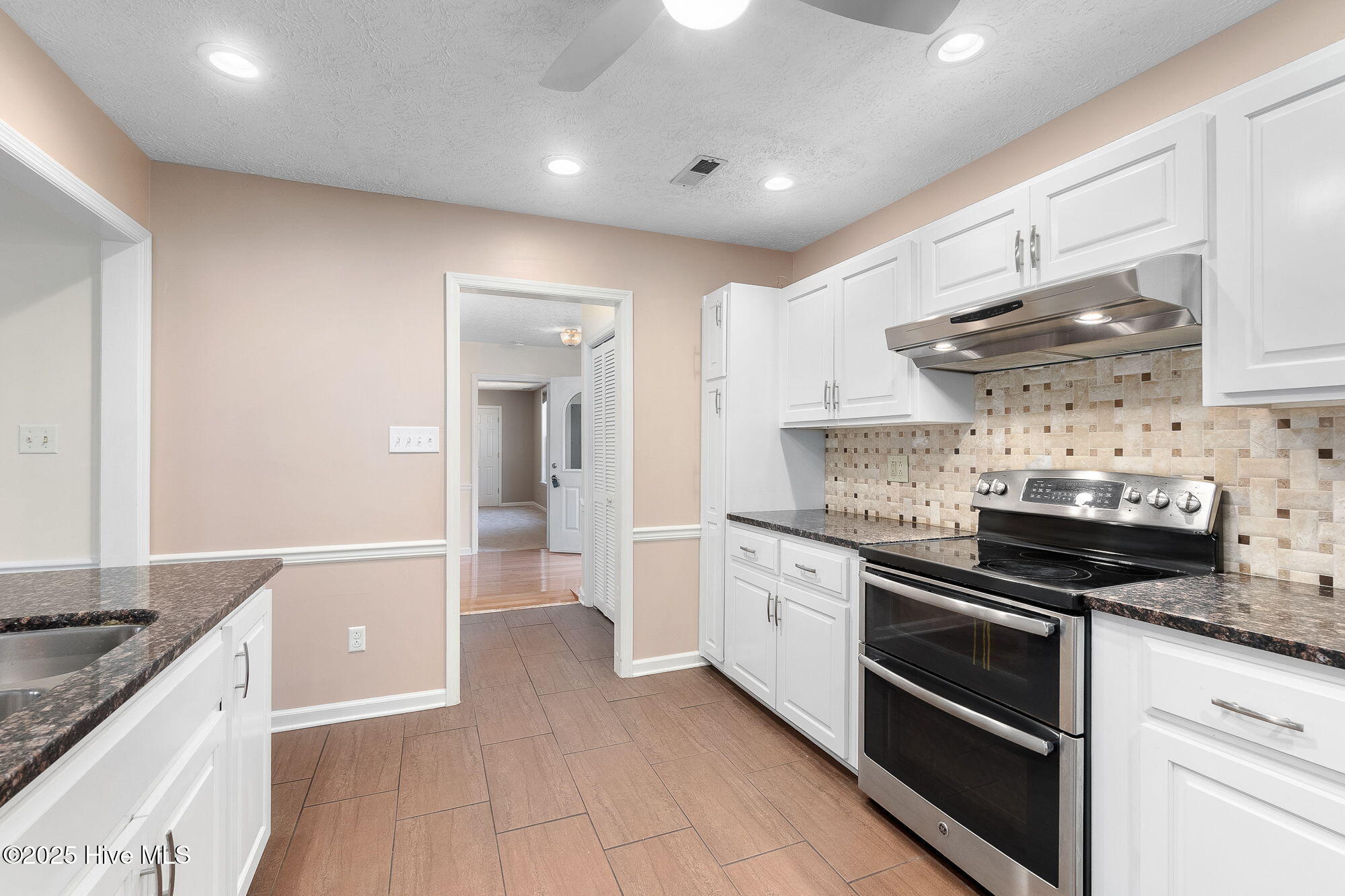 4503 Rivershore Drive New Bern, NC 28560 - Photo 15 of 51 15-web-or-mls-chadwick-visuals-4503-rive