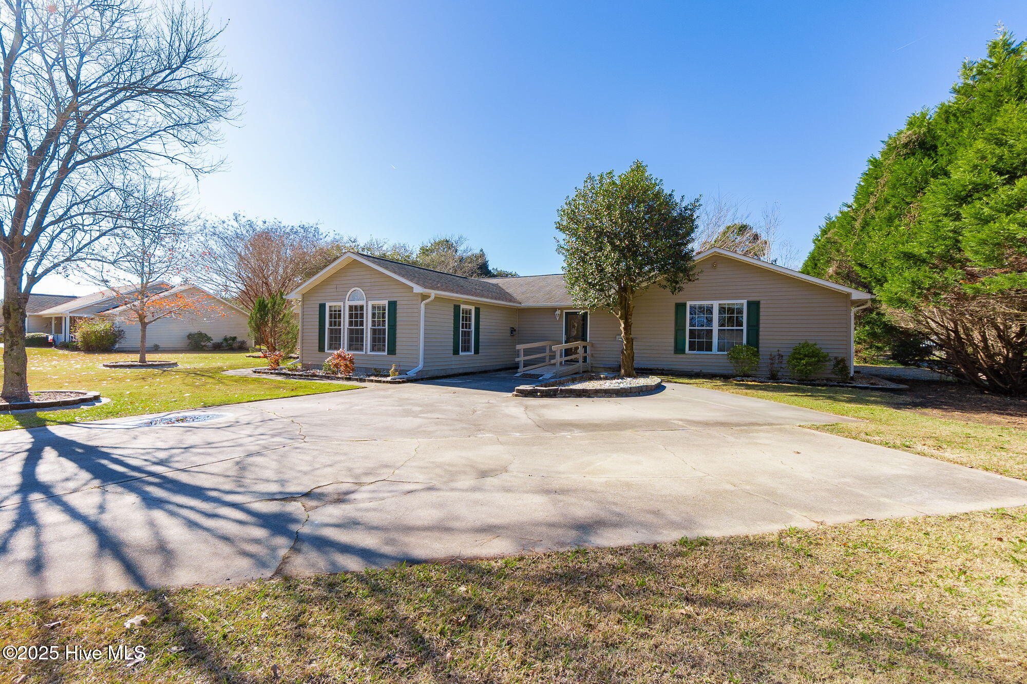 4503 Rivershore Drive New Bern, NC 28560 - Photo 2 of 51 2-web-or-mls-chadwick-visuals-4503-river