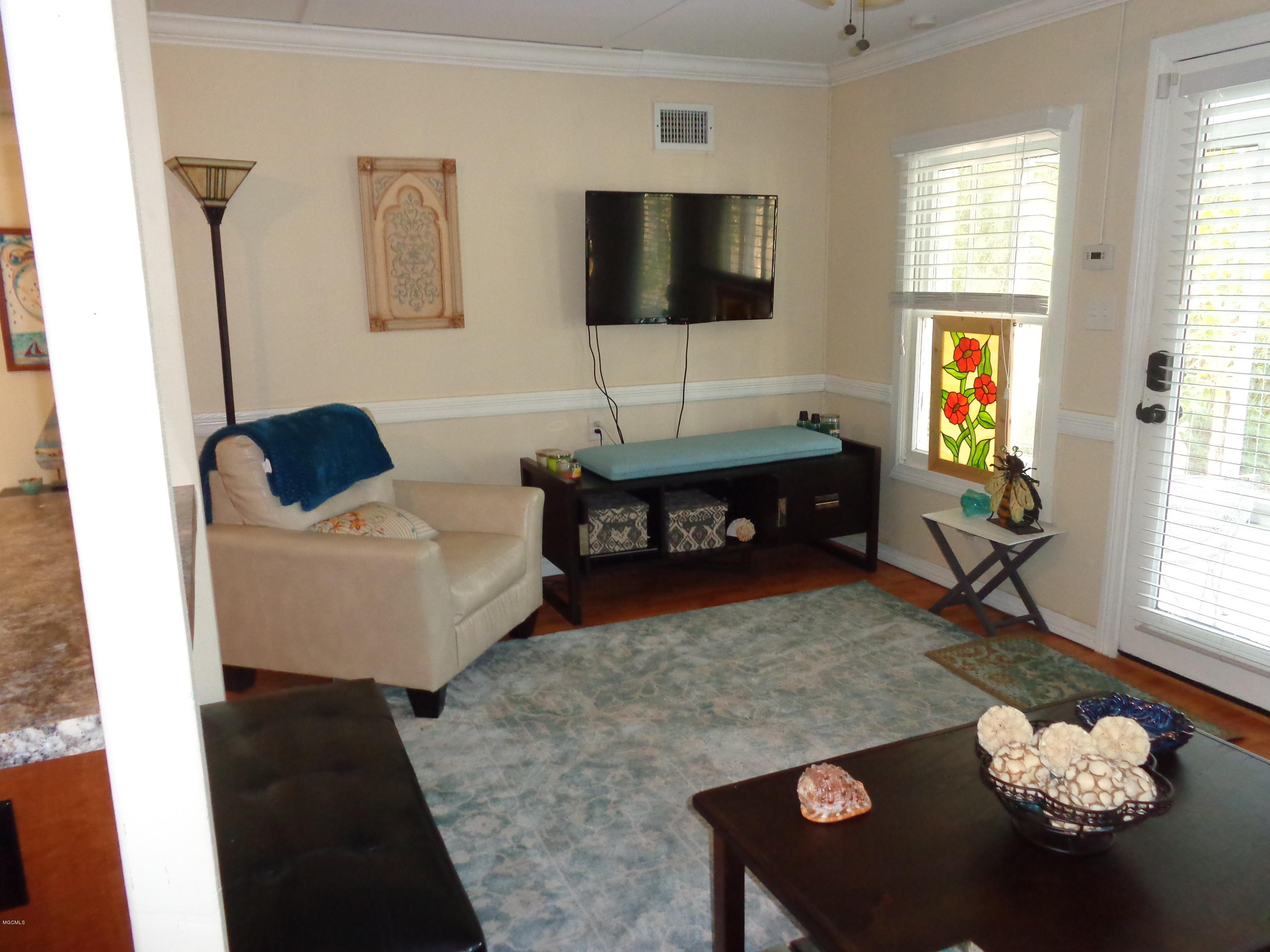 13169 Snug Harbor Road Biloxi, MS 39532 - Photo 12 of 29 010
