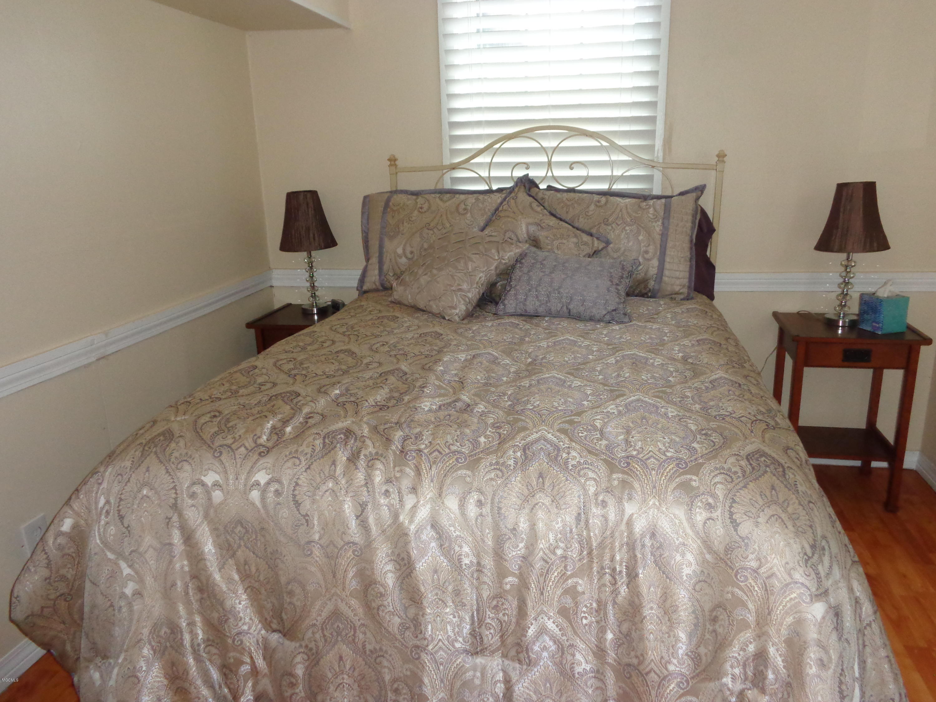 13169 Snug Harbor Road Biloxi, MS 39532 - Photo 13 of 29 011