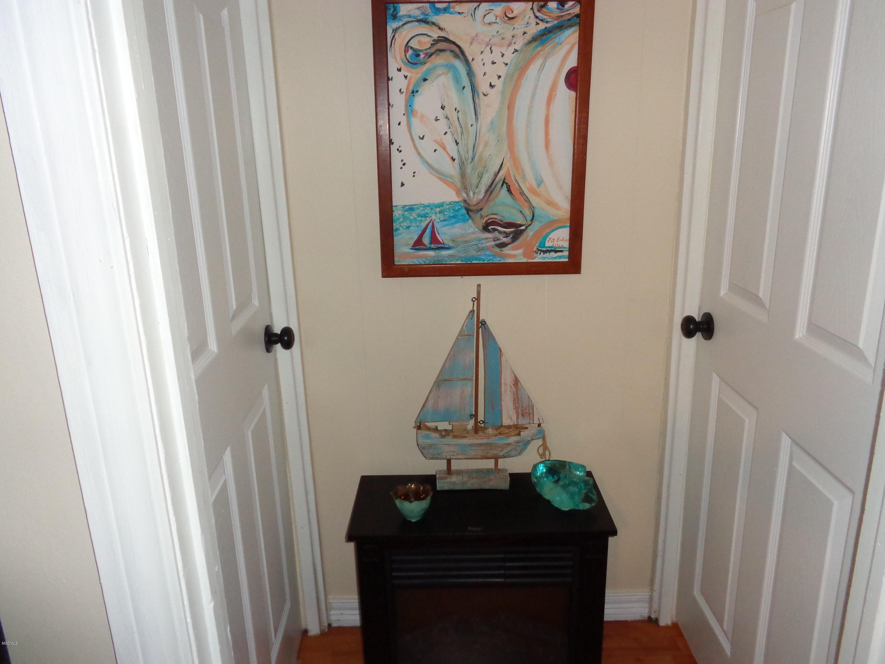13169 Snug Harbor Road Biloxi, MS 39532 - Photo 17 of 29 015