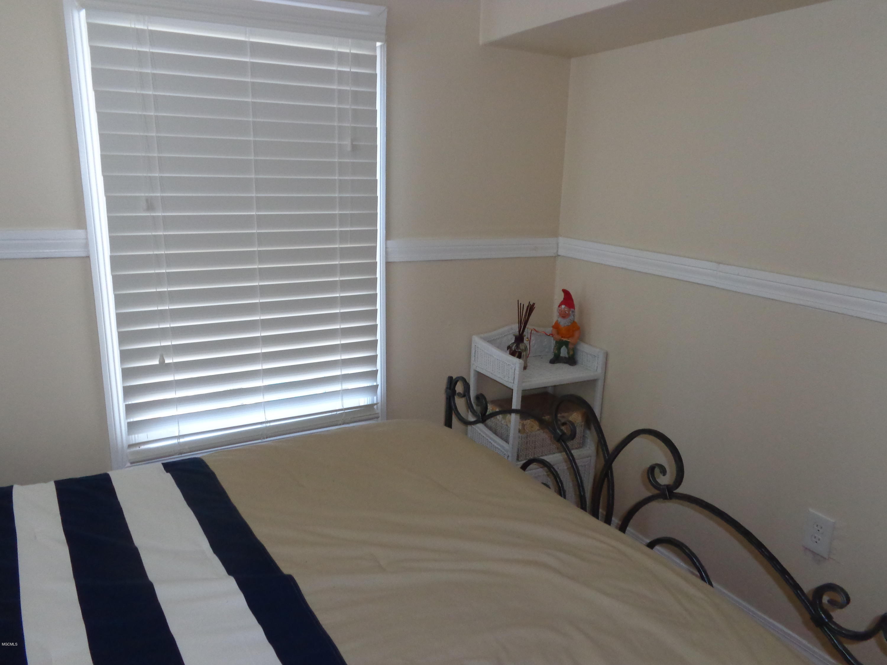 13169 Snug Harbor Road Biloxi, MS 39532 - Photo 19 of 29 017