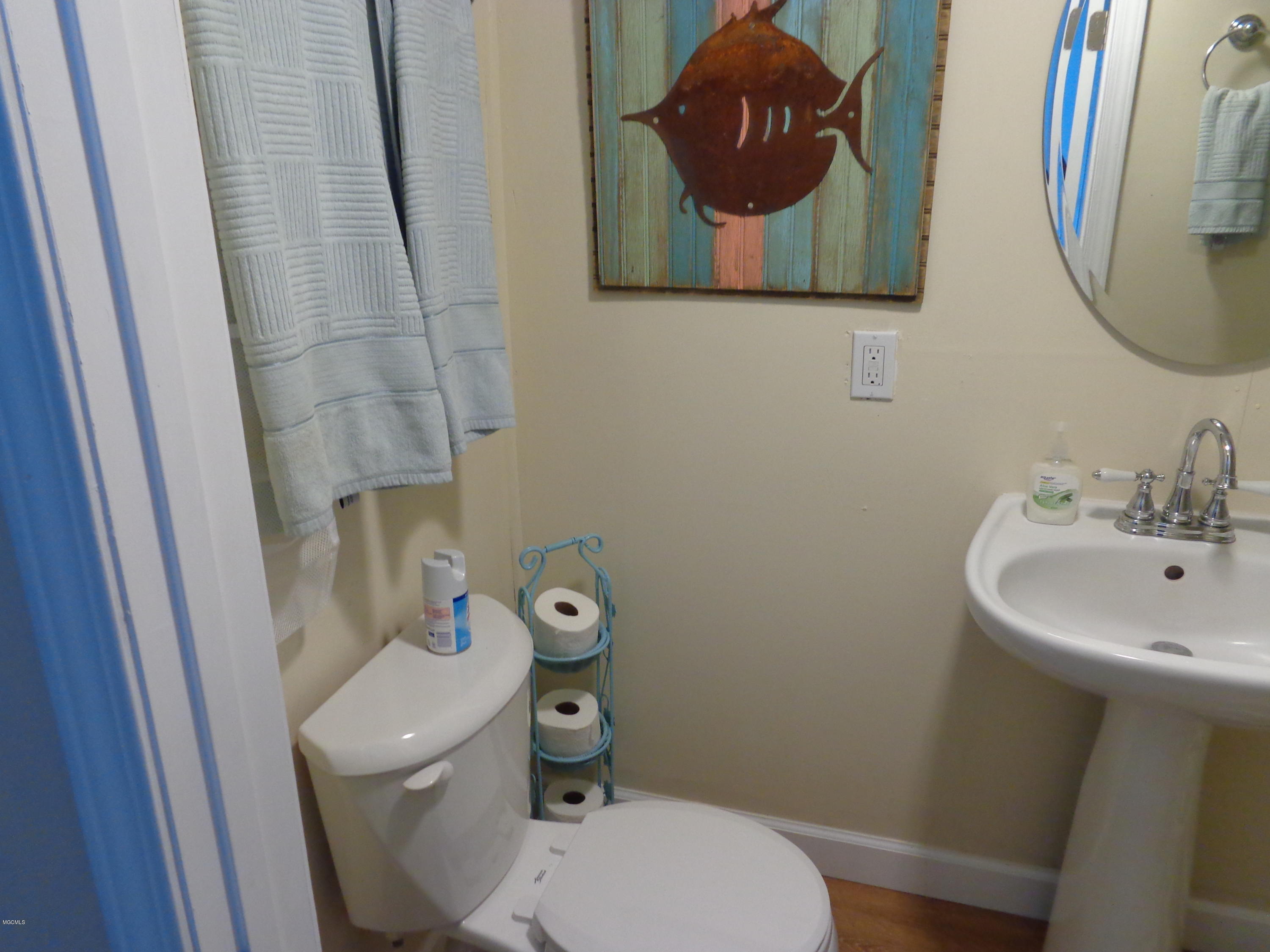 13169 Snug Harbor Road Biloxi, MS 39532 - Photo 27 of 29 027