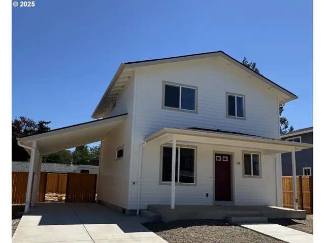 $290,000 | 647 Oakwood Drive, Eugene, OR 97402