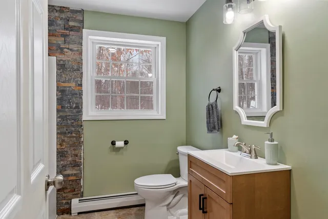 $529,999 | 1416 Parker Mountain Road, Strafford, NH 03884