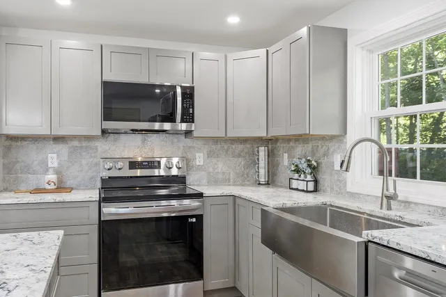 $529,999 | 1416 Parker Mountain Road, Strafford, NH 03884