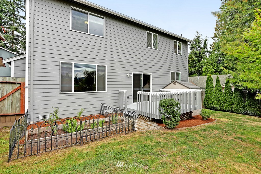 1408 Queen Avenue Northeast Renton, WA 98056 - Photo 20 of 21 Gallery Image 20