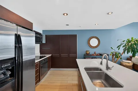 $529,999 | 1900 North Bayshore Drive, Unit 4606, Miami, FL 33132