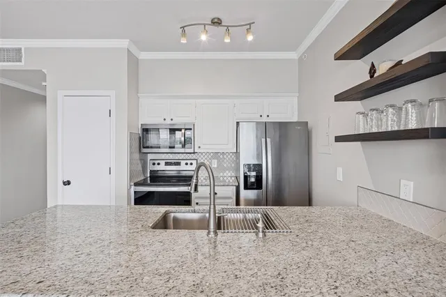 $225,000 | 401 East Pearl Street, Unit 2306, Granbury, TX 76048