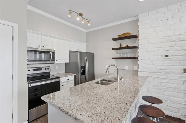 $225,000 | 401 East Pearl Street, Unit 2306, Granbury, TX 76048