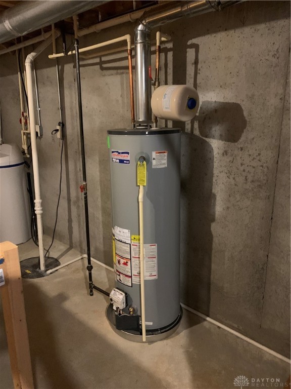 139 Timber Ridge Drive Carlisle, OH 45005 - Photo 32 of 44 water heater