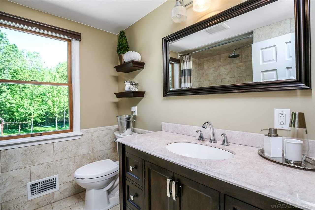 59945 Hayes Road Washington, MI 48094 - Photo 32 of 75 50013605-33.JPG